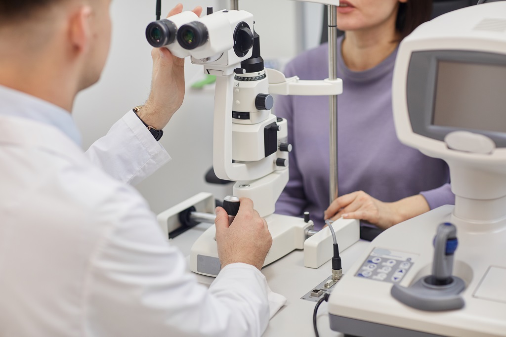 LASIK Eye Surgery: How It Works and Its Advantages